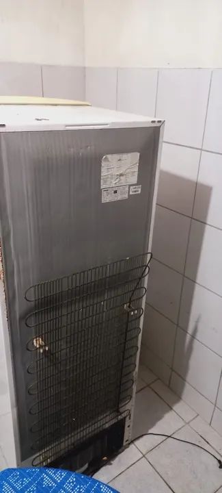 Geladeira Cônsul Frost Free 1 porta usada - Foto 6