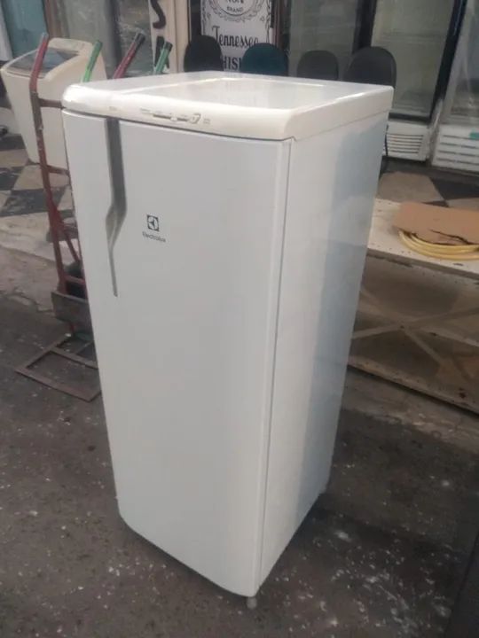 Geladeira Eletrolux 240 litros  - Foto 4