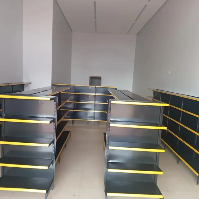 #Barra do Garças Gôndolas de parede em aço e gôndolas centrais pra supermercados