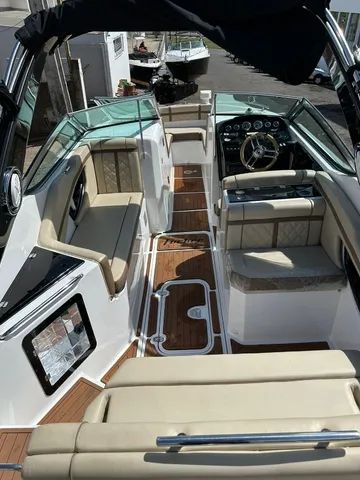 Lancha Focker 255 GTO Ano 2022 com motor de Centro Mercruiser 260HP Carreta de Enc - Foto 9