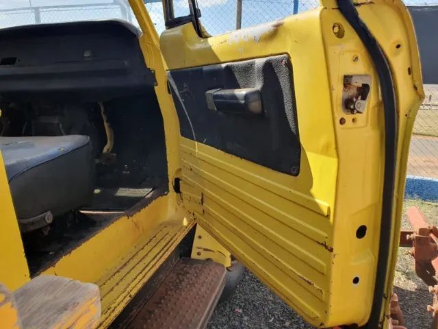 cabine de caminhão  dodge d750, também tenho chassi com documentos - Foto 3
