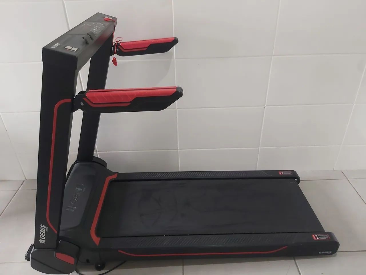 Esteira Elétrica Genius Fitnesc GT 1000