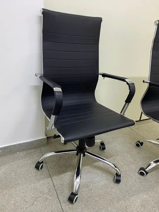 Kit de 2 cadeiras de escritório em perfeito estado!! Leia a descrição!! - Foto 3