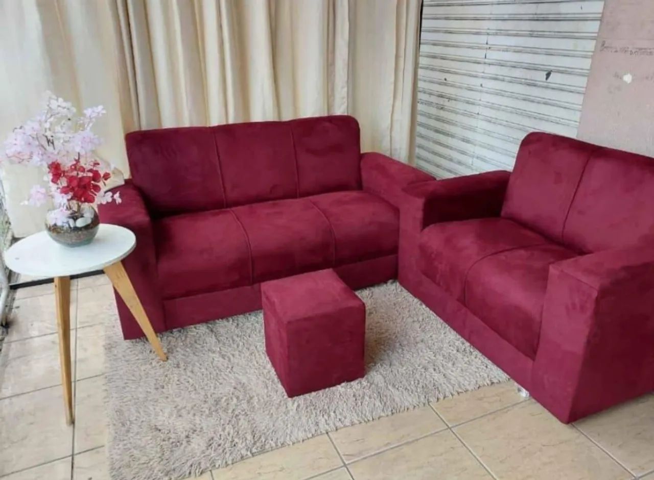 Conjuntos de sofás A pronta entrega 