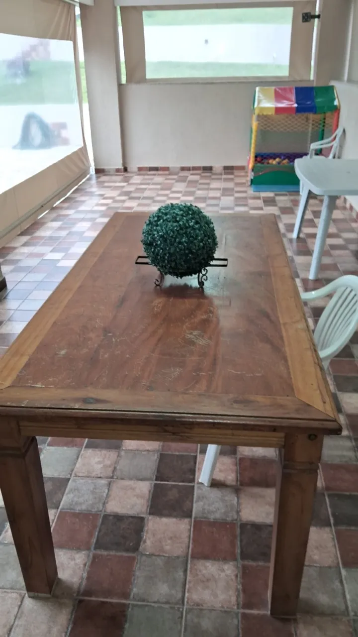 Vendo mesa madeira maciça