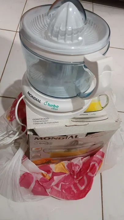 Extrator de Suco de Laranja Mondial Turbo Citrus