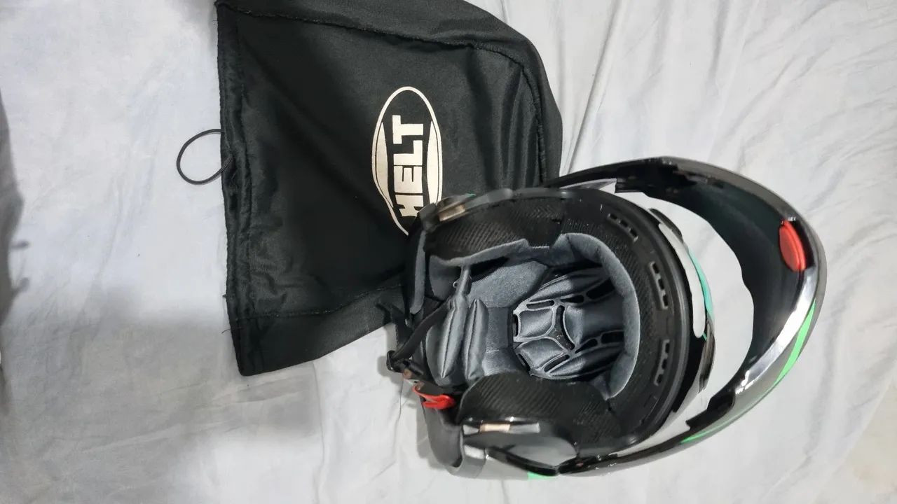 Vendo esse lindo capacete helt número helt número 56 - Foto 4