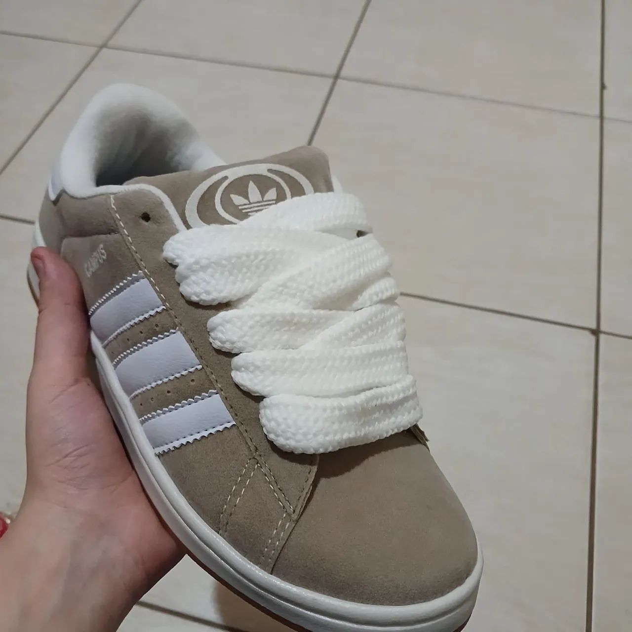 Tênis Adidas Campus Bege - Foto 2