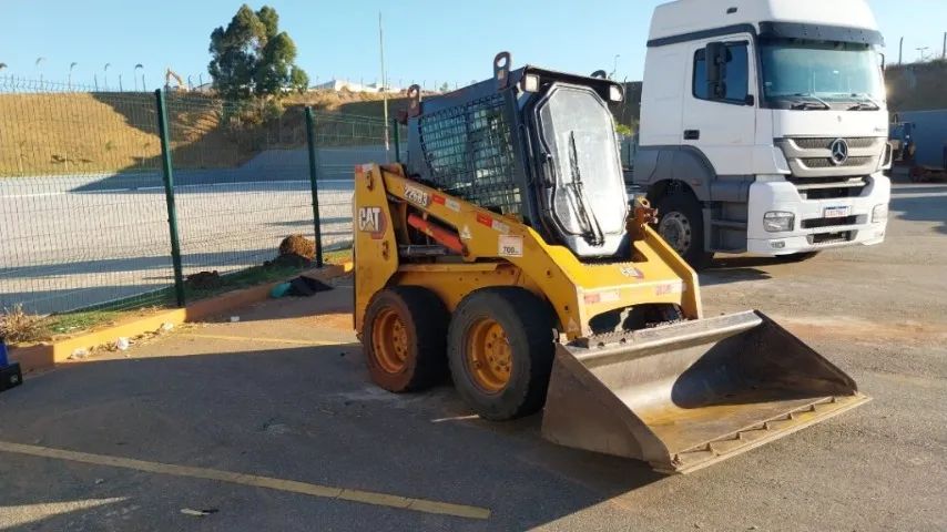 mini carregadeira caterpillar 226 ano 2022