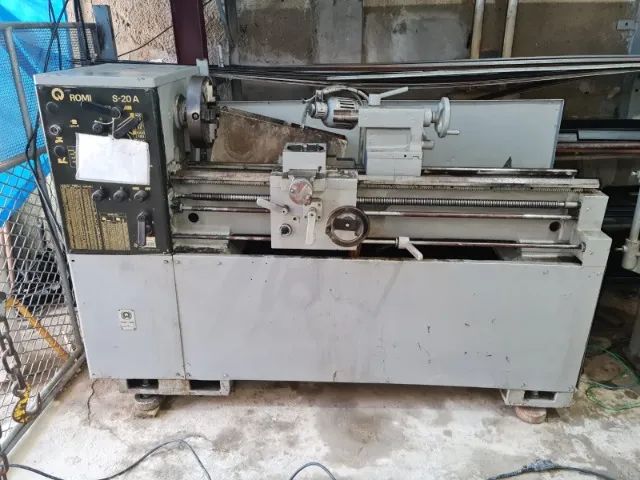 TORNO MECÂNICO ROMI 
