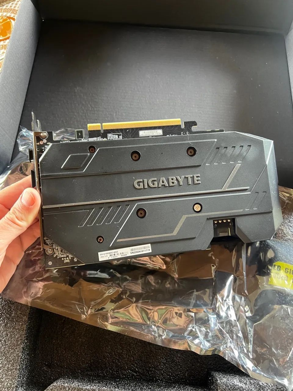 GTX 1660 SUPER GIGABYTE  - Foto 3