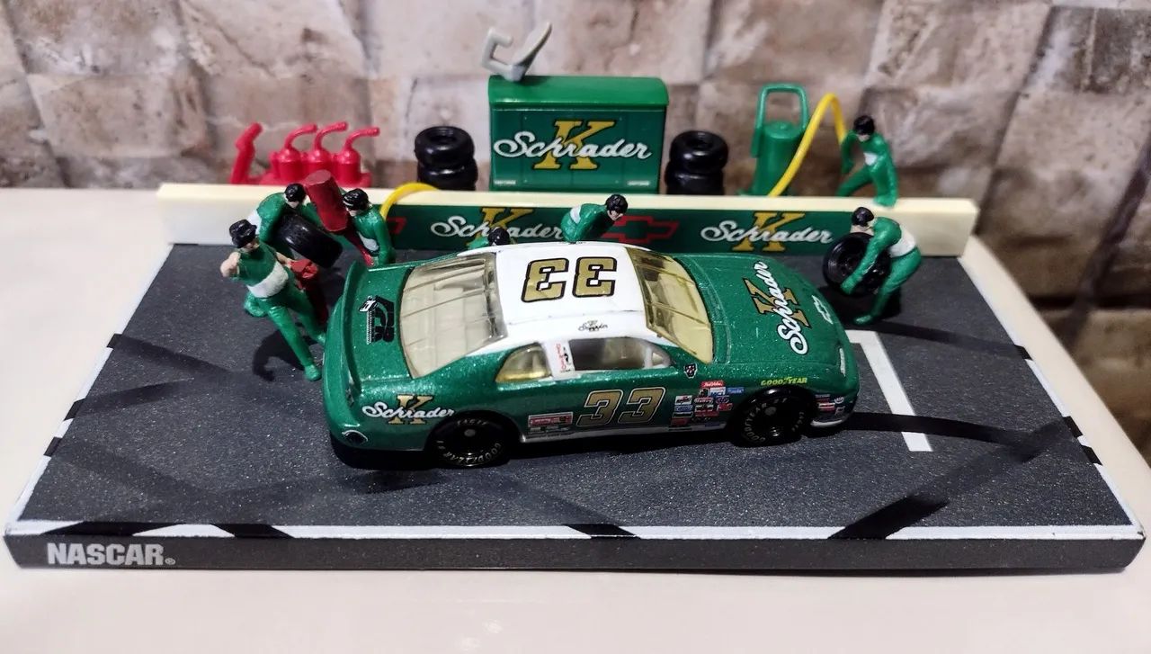 Miniatura Diorama Nascar Pit Crew Ken Schrader 1998 Hasbro 1/64