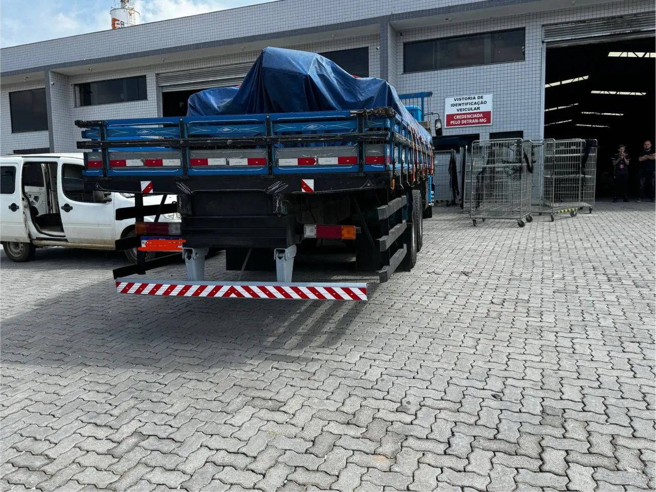 Mercedes L1620  Ano 2005 - Foto 5