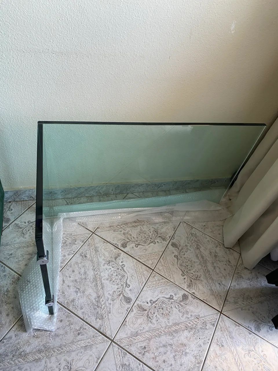 Vidro temperado com 1m e 2cm de espessura