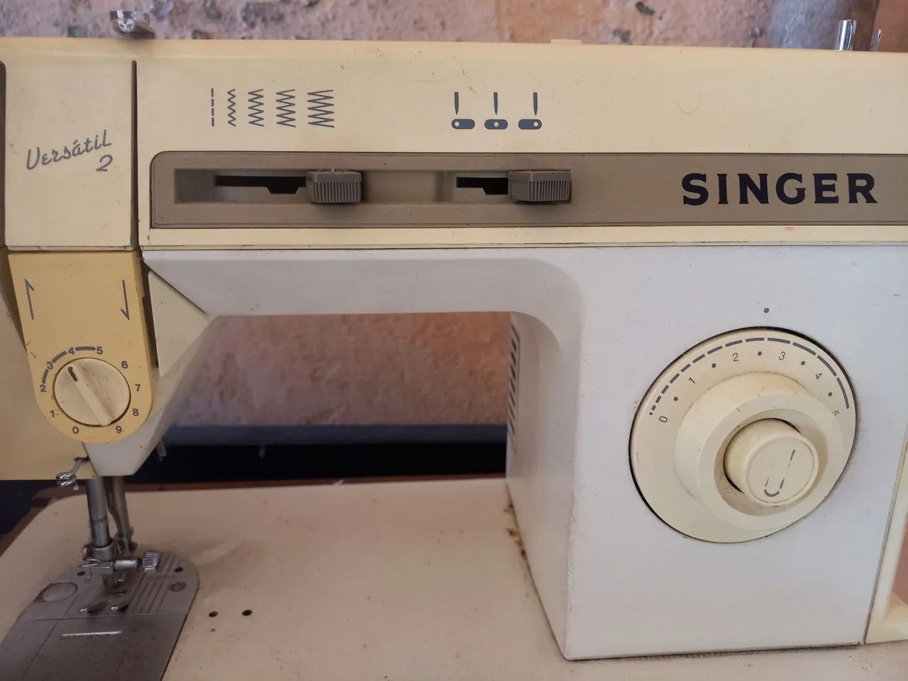 Máquina de Costurar Singer Versátil 2 - Foto 5