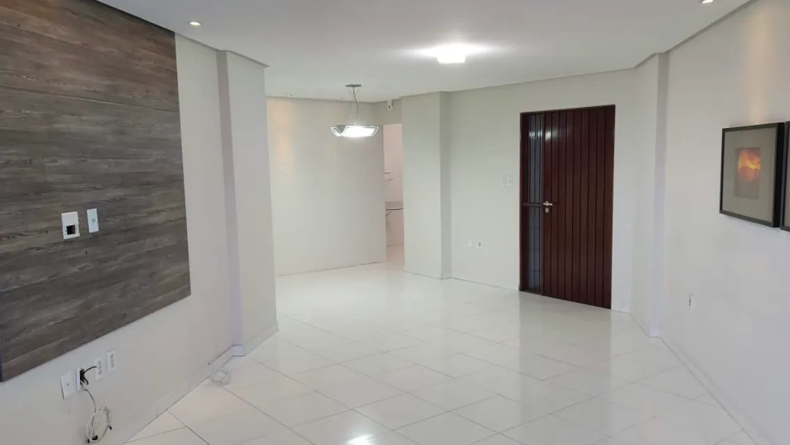 Ótimo apat de 4/quartos sendo 2 suítes no farol
