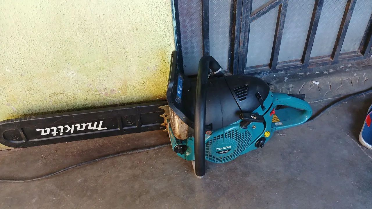 Vende-se motosserra makita 73 cc