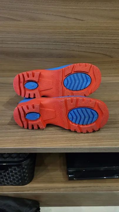 Botas de chuva infantil azul - Foto 2