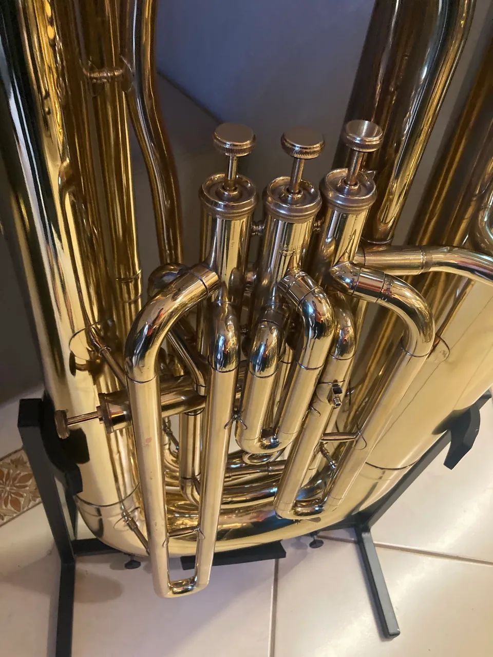 Tuba Yamaha 4/4 - Foto 3
