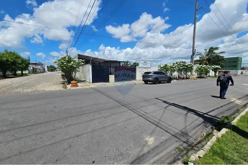 Prédio Comercial em Emaús