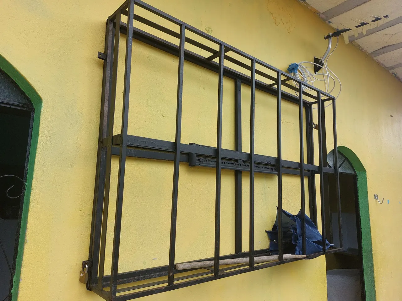 Vende-se , Suporte de tv até 60