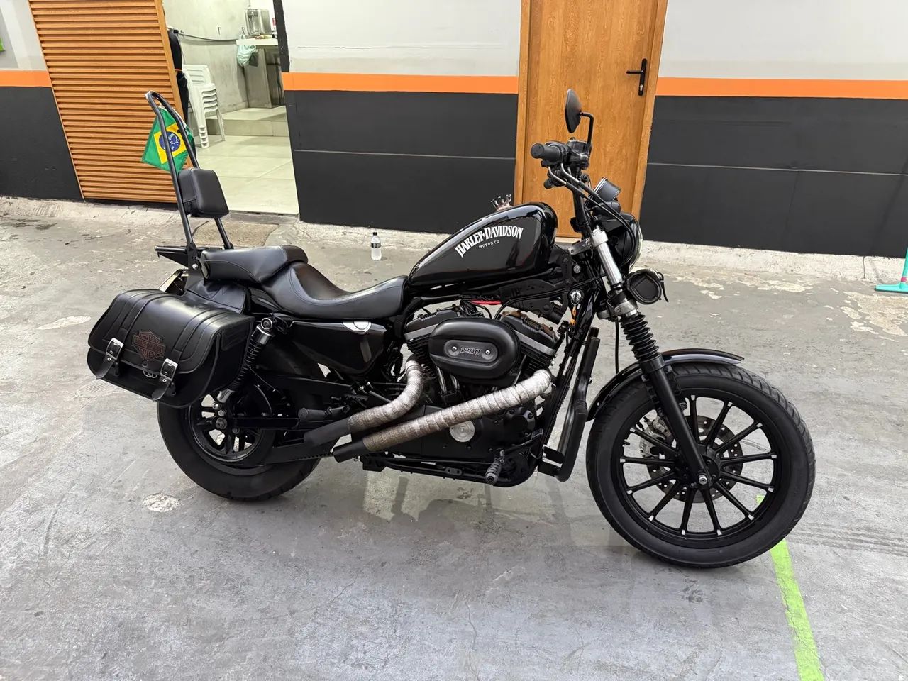 Harley Davidson Sportster XL 883 Custom - Impecável customizada