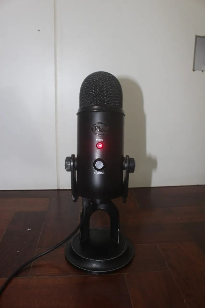 Microfone de Mesa Blue Yeti