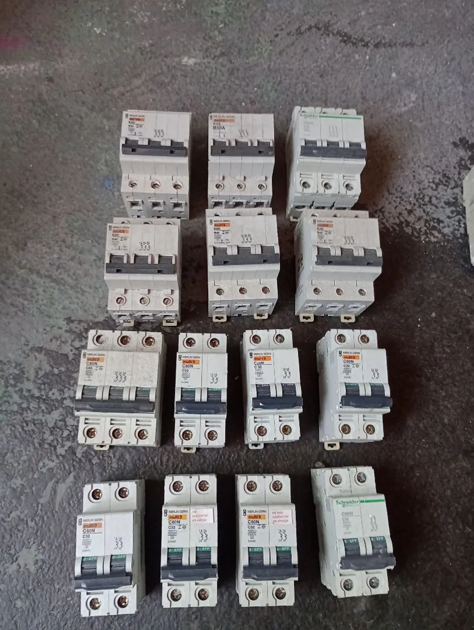 Disjuntores e Chaves de Proteção Schneider Merlin Gerin