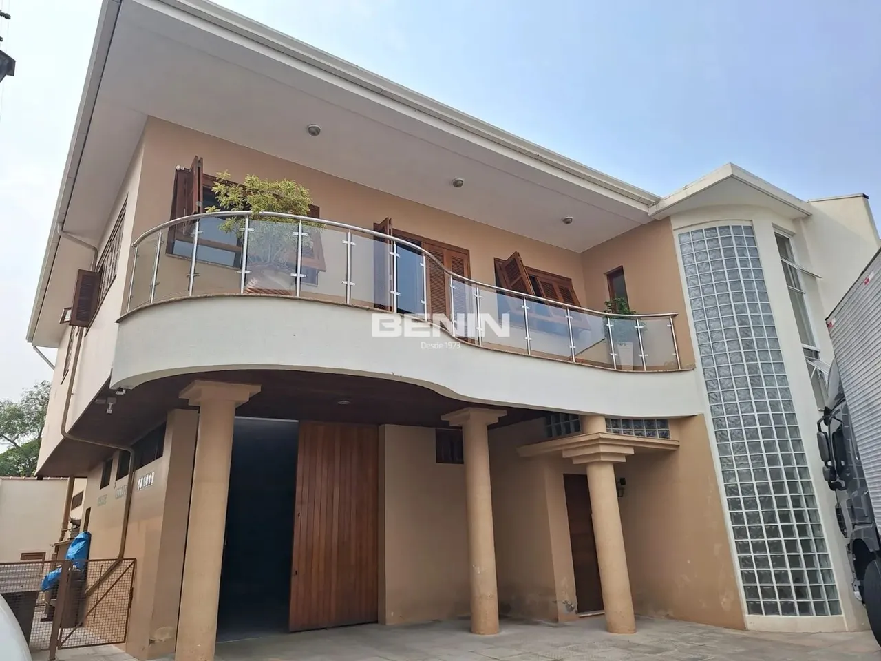 Venda de Sobrado em Canoas-RS, bairro Centro com 315m² Área Const. Venda de Sobrado em Can