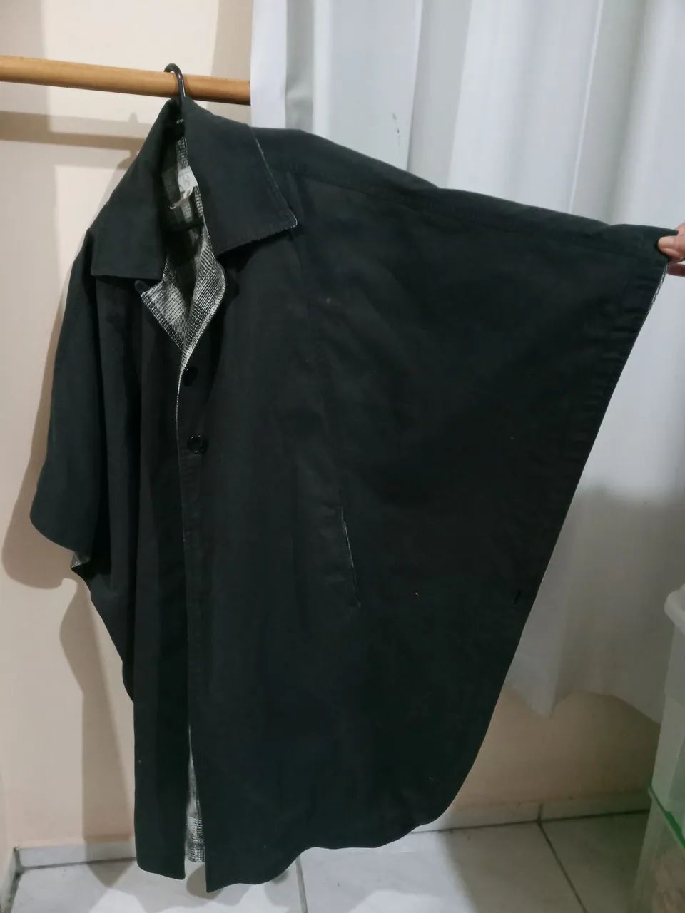 Casaco Feminino Preto com Detalhe em Xadrez - Foto 3