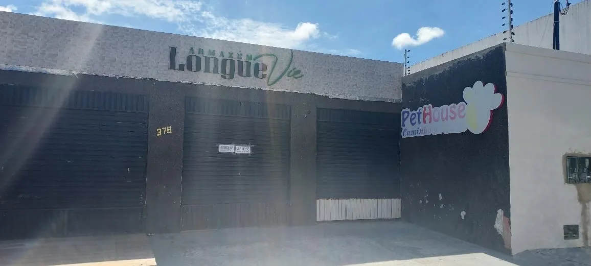 Vendo galpão comercial na Aruana