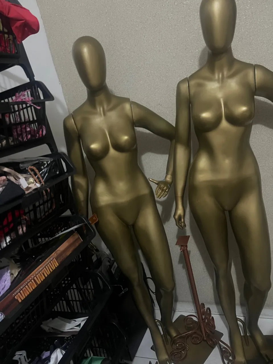 Manequins de fibra Femininos Dourados
