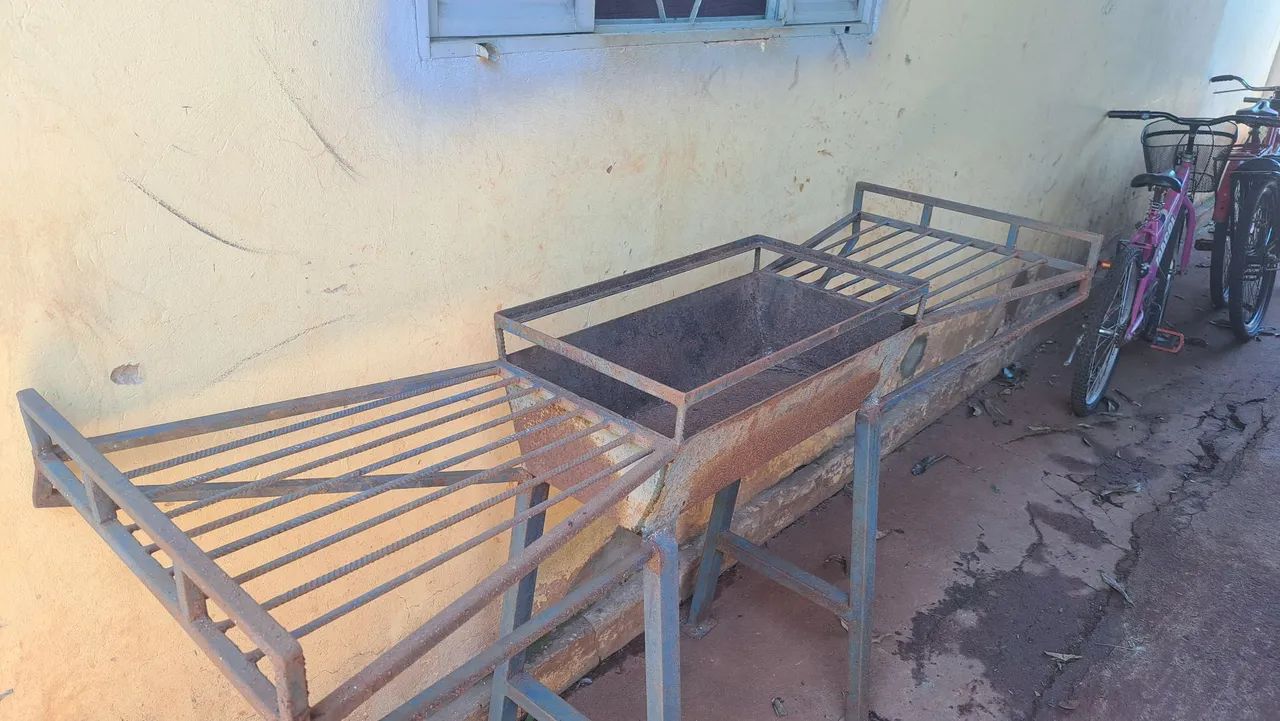Churrasqueira de Ferro - Ideal para o seu quintal!