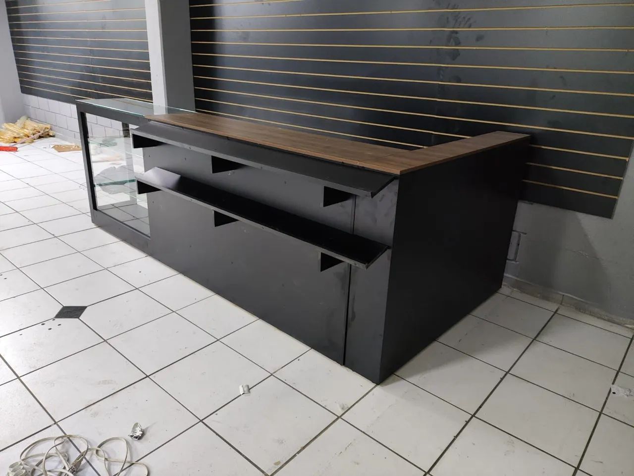 Balcão Comercial Preto com Vidro - Foto 2