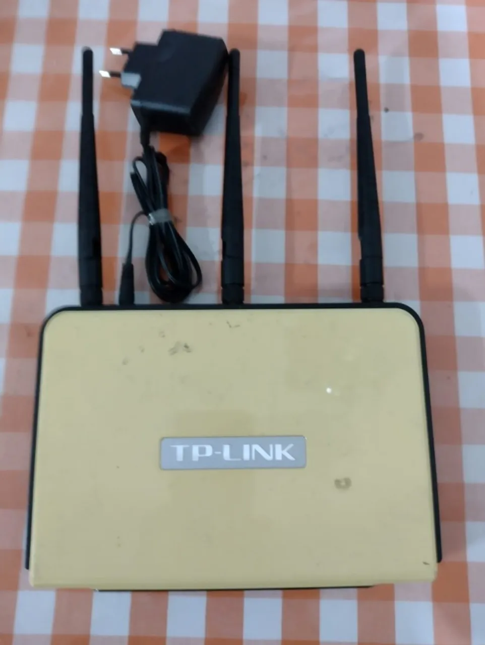 Roteador TP-Link com antenas