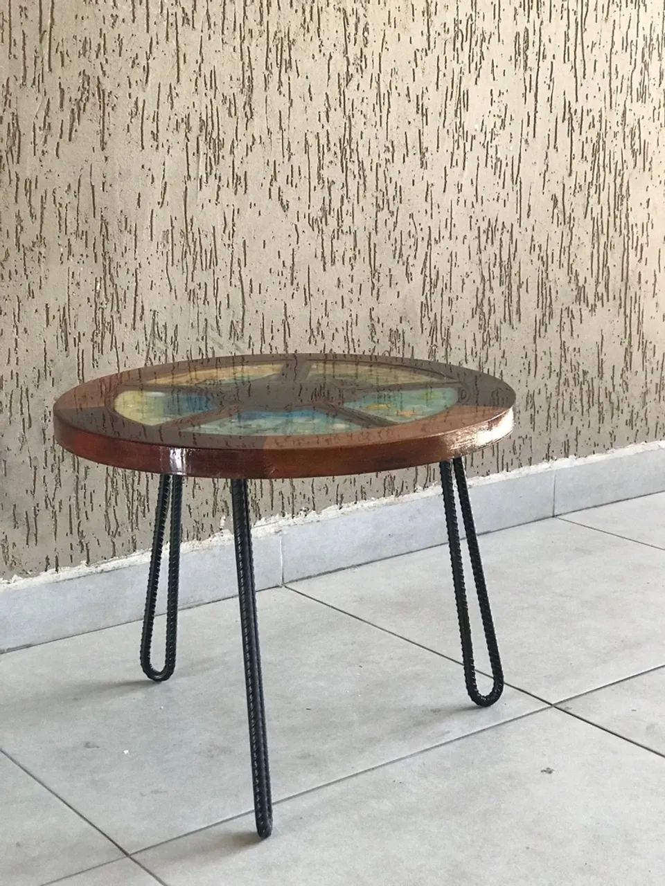 Mesa de Centro com Tampo de Resina Epóxi - Foto 4