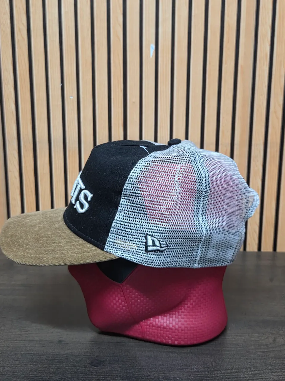 Boné New Era Aba Curva Trucker