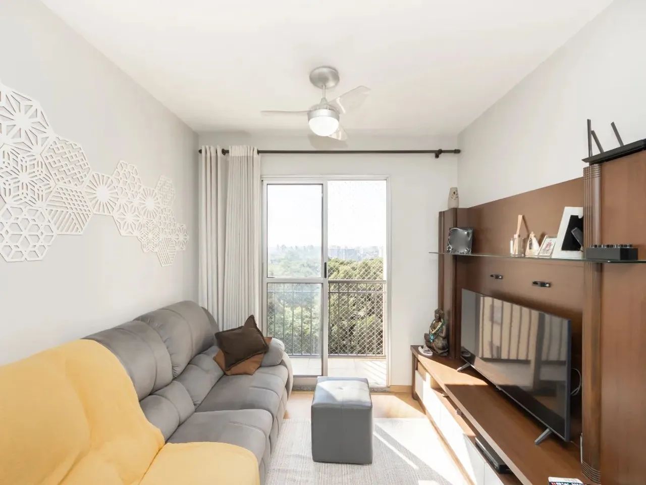 Apartamento tipo para venda com 3 quartos, sendo 1 suíte, 65m² - Foto 2