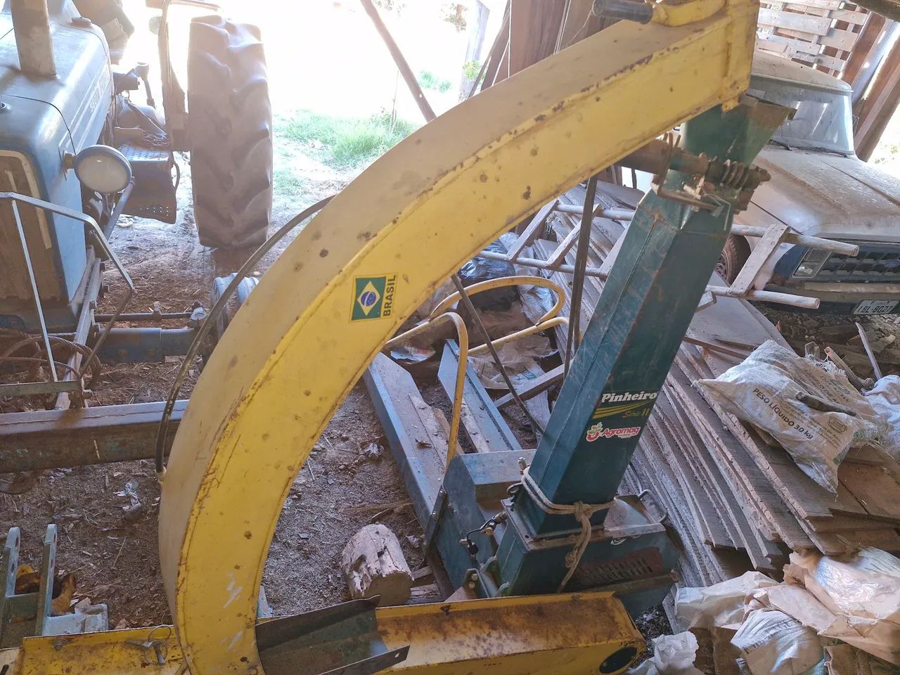 Siladeira de forragem64319179389825124