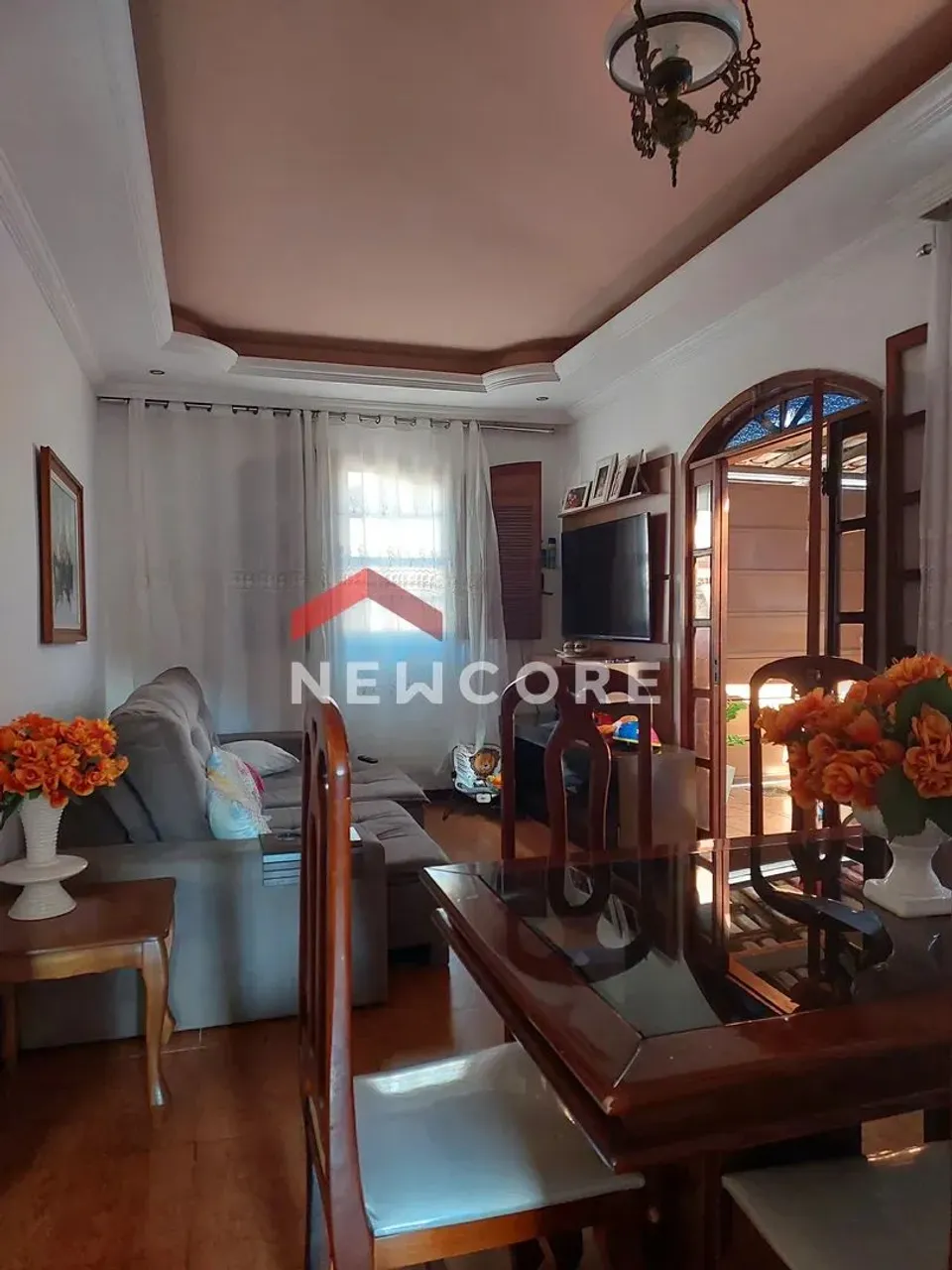 Casa em Rua Santa Bárbara - Vila Santa Cruz - Sabará/MG