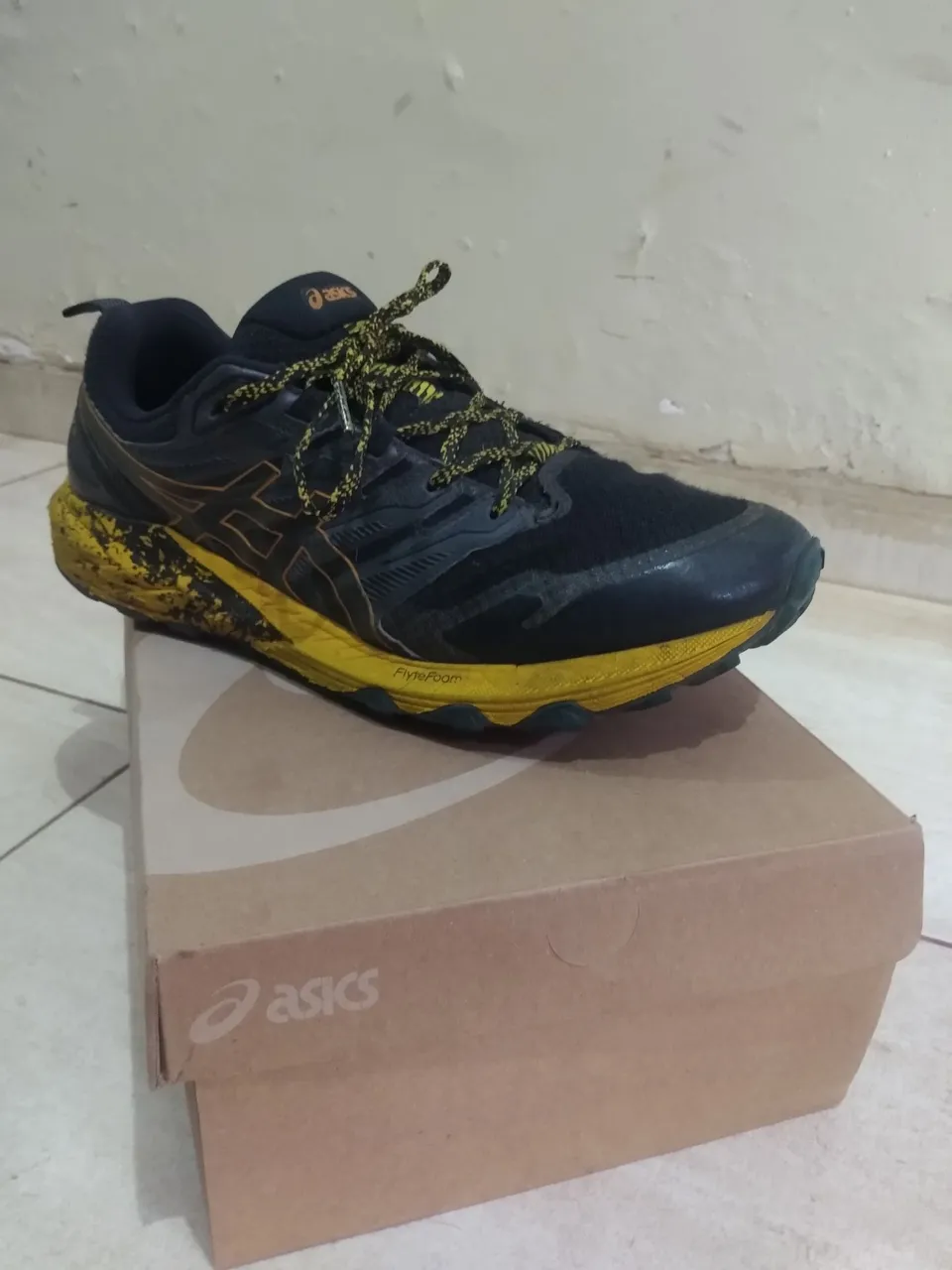 Tênis Asics Gel- Trabuco Terra - Preto e Amarelo