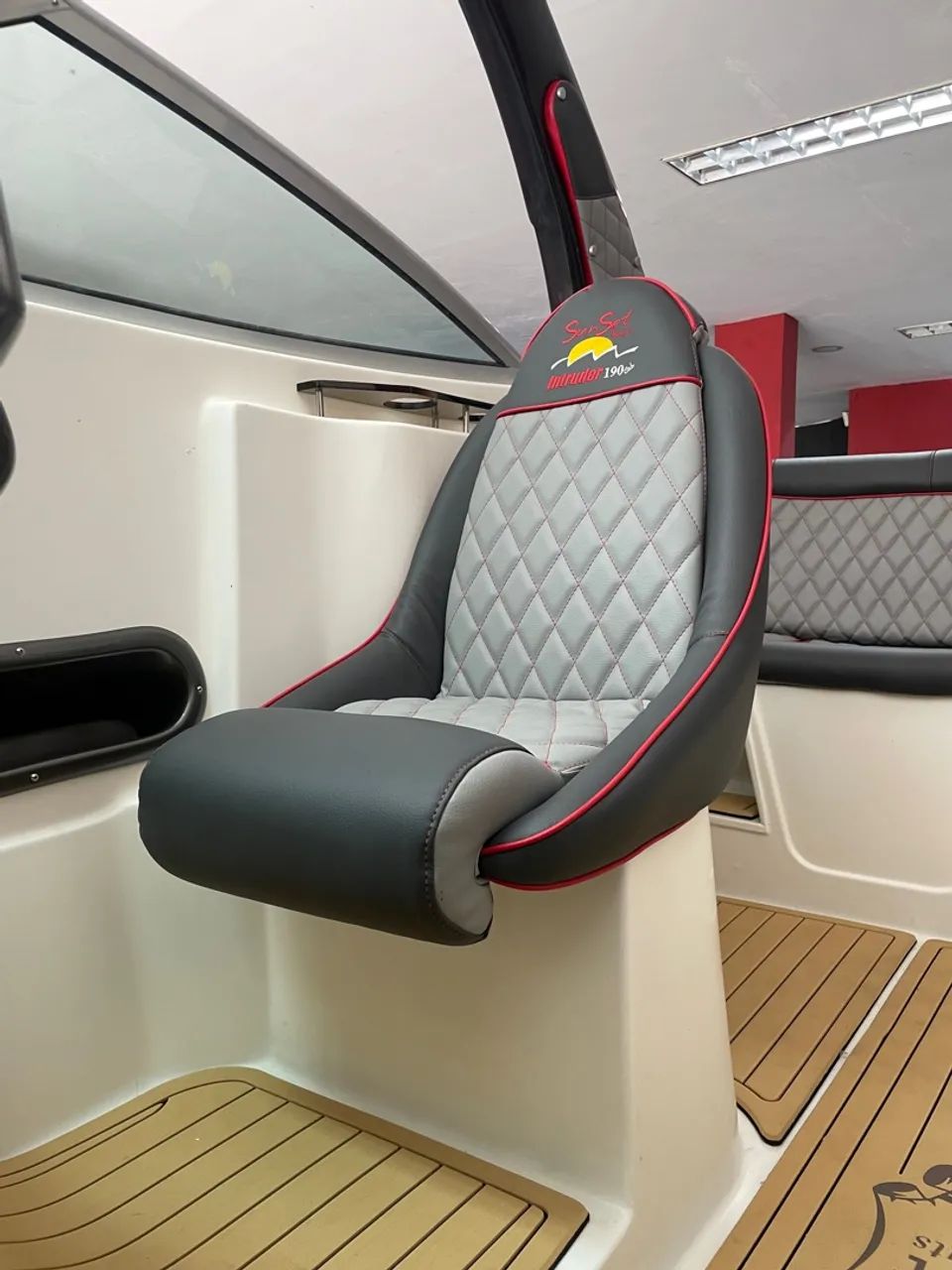 Lancha Intruder 190 cab - Foto 4