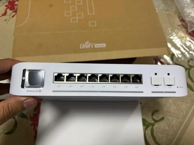 Switch Ubiquiti Unifi Enterprise 8 portas POE - Novo, sem uso. - Foto 3