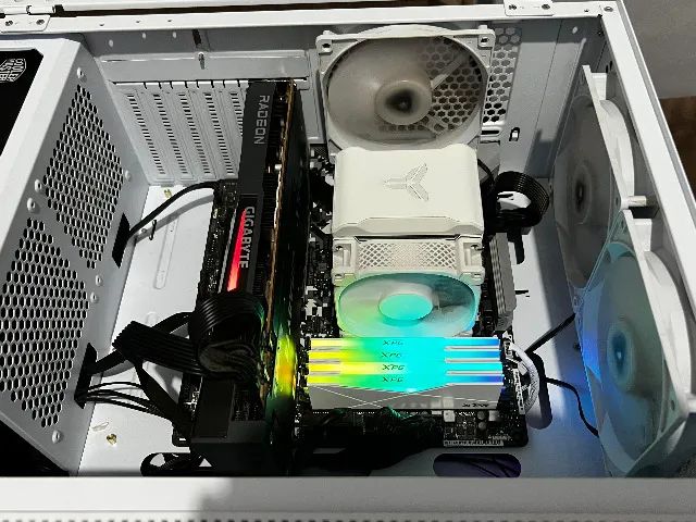PC Gamer - Ryzen 7 5700X - 32GB - RX 6700 XT 12GB - B550M Steel Legend