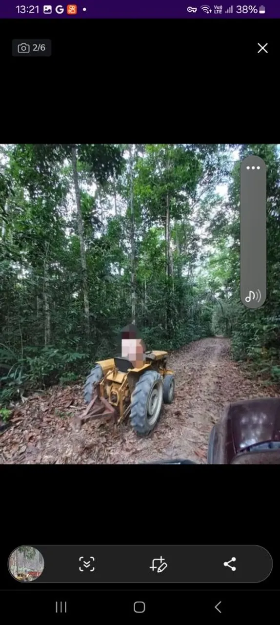 Trator para trabalhar em área rural