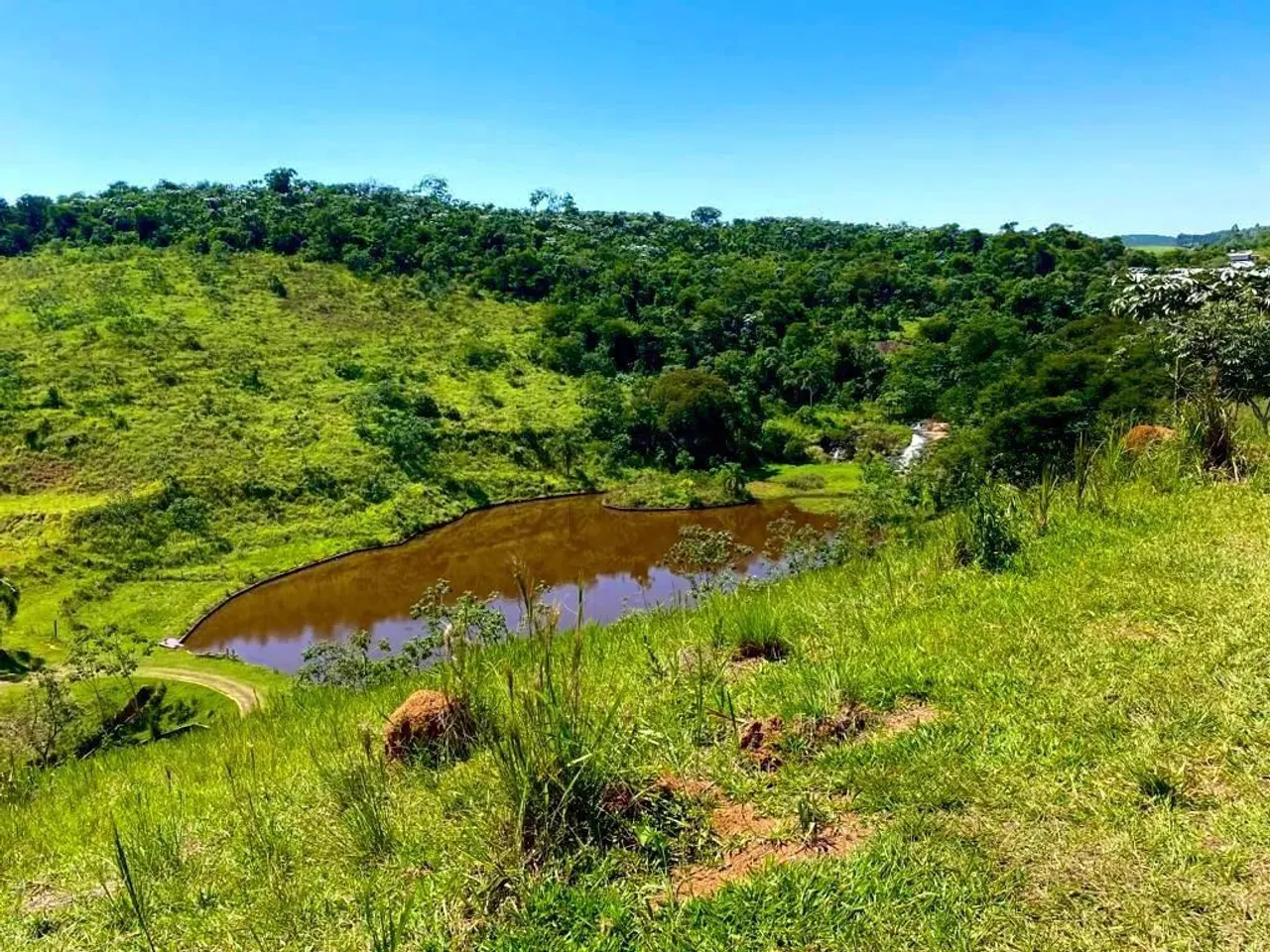 Lote para venda com 600 metros quadrados em Igaratá - SP