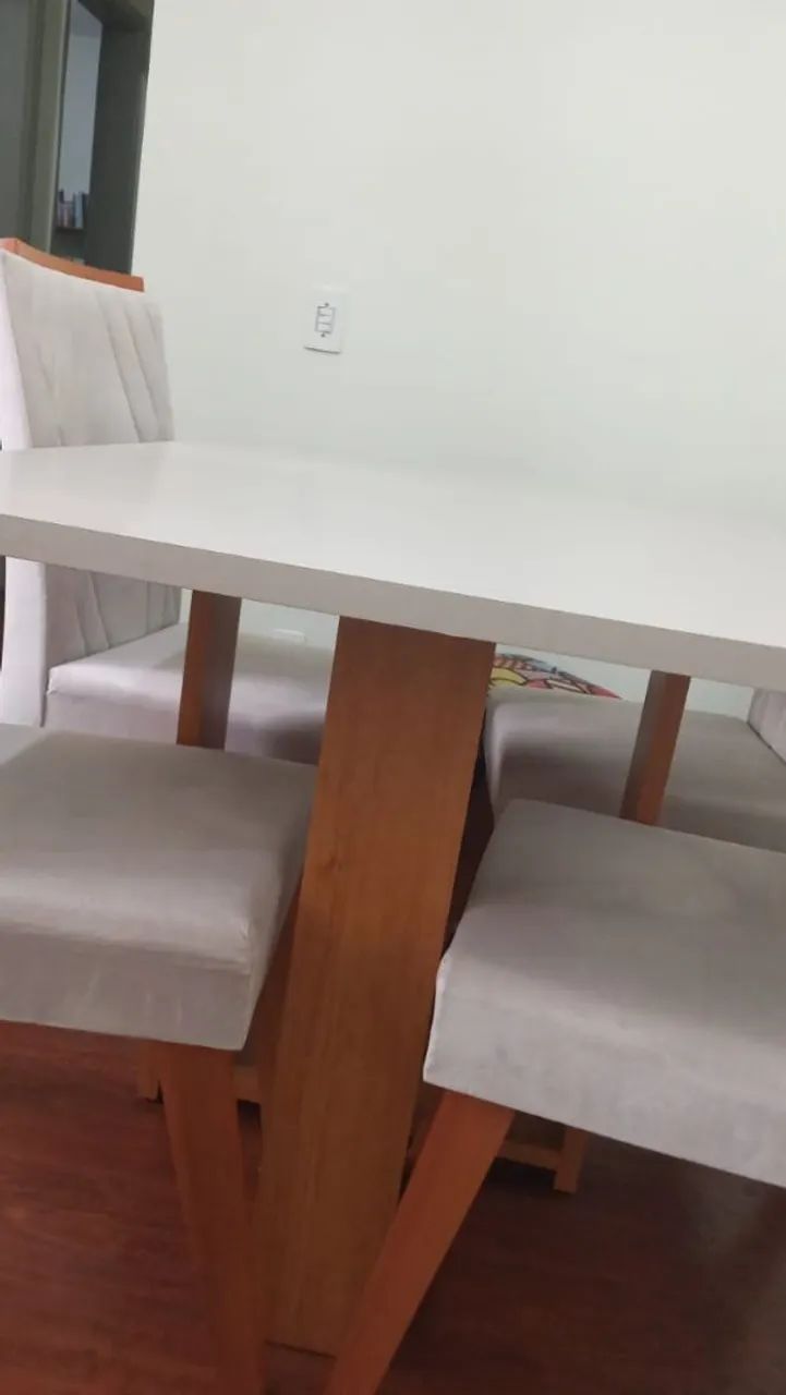 Mesa de Jantar com 4 Cadeiras - Foto 2