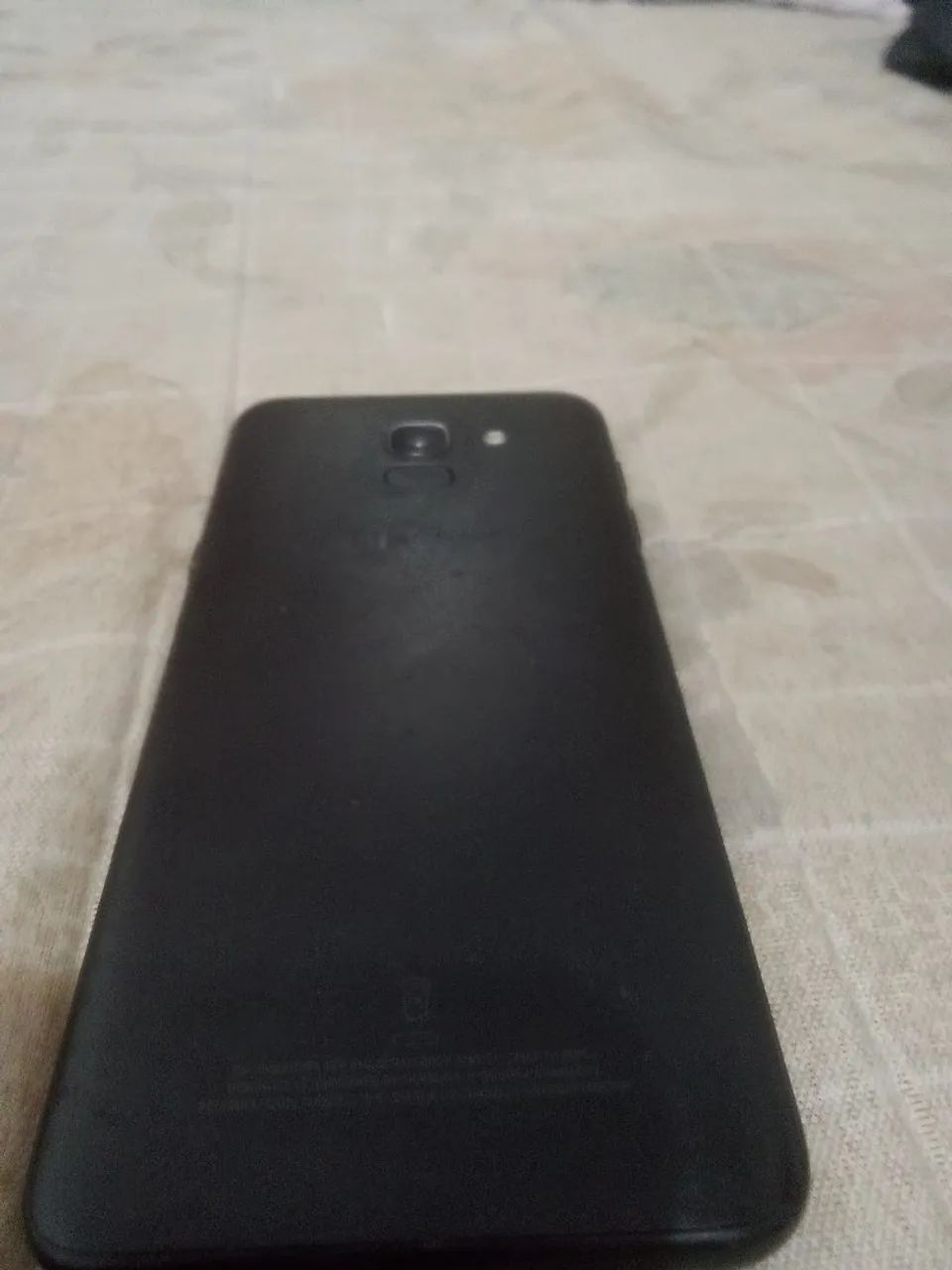 Estou vendendo um Galaxy j6, está em ótimo estado sem rachaduras bateria perfeita, vem pv