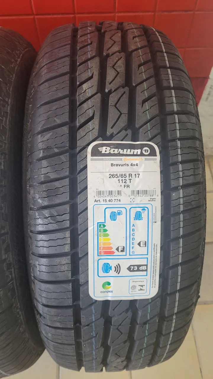 Pneus , 265 65 17   ,,  265 60 18  ,,  novos