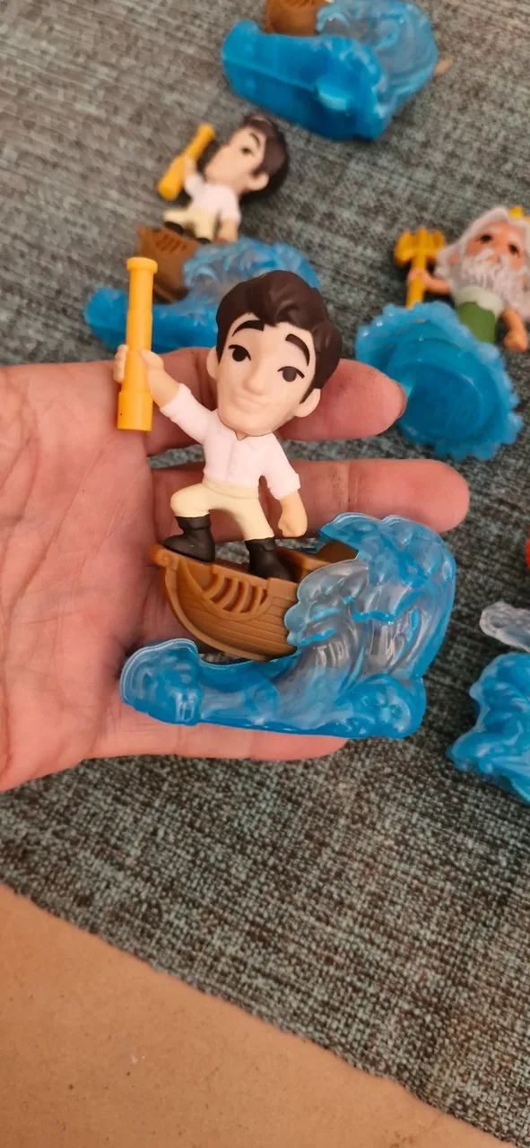 Personagens Pequena Sereia mc donalds - Foto 5